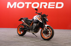 KTM 890