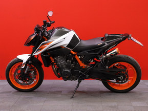 KTM 890