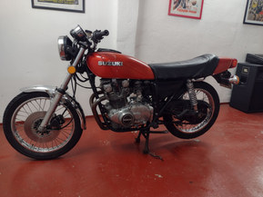 Suzuki GS