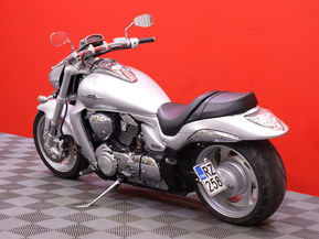 Suzuki Intruder