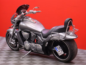 Suzuki Intruder