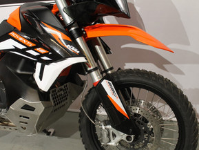 KTM 890