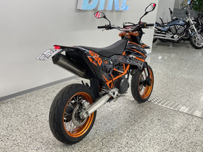 KTM 690