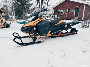 Ski-Doo Summit