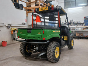 John Deere Gator