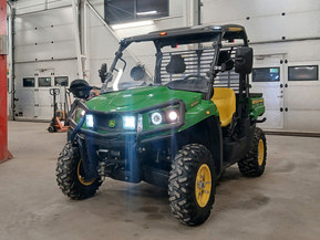 John Deere Gator