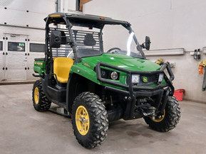 John Deere Gator