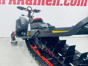 Ski-Doo Summit