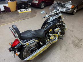 Suzuki Intruder