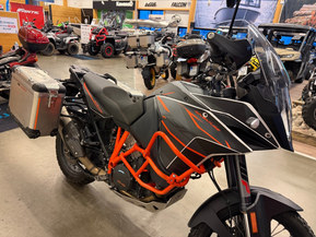 KTM 1090