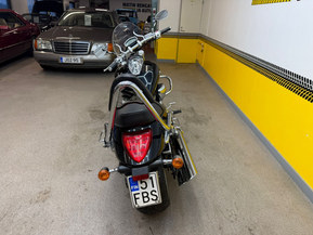 Suzuki Intruder