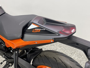 KTM 890