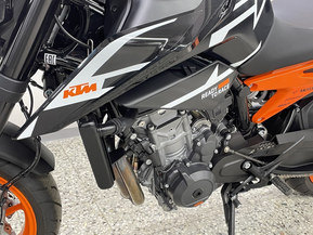 KTM 890