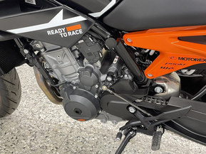 KTM 890