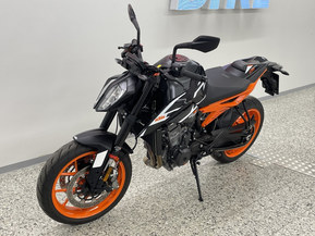 KTM 890