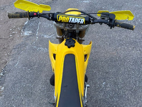 Suzuki RM