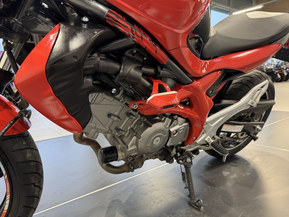 Suzuki SFV 650 Gladius