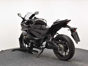 Yamaha R3