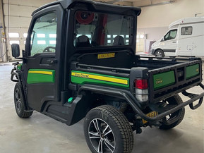 John Deere Gator