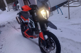 KTM 790