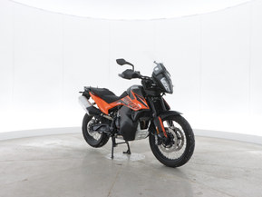KTM 890