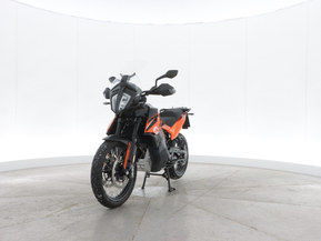 KTM 890