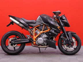 KTM 990