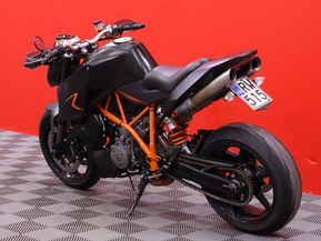 KTM 990