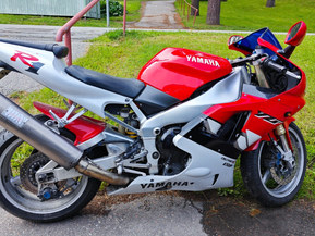 Yamaha YZF-R1