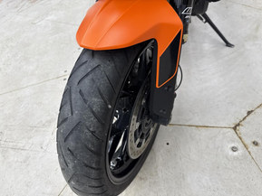 KTM 890
