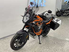 KTM 1090