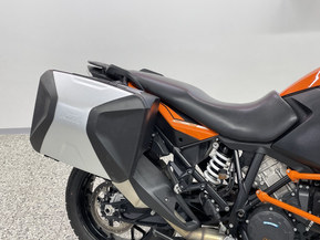KTM 1090