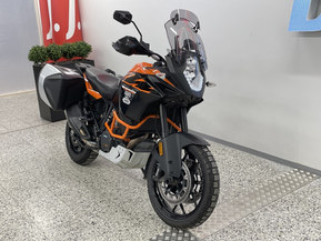 KTM 1090