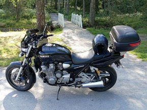 Yamaha XJR