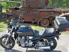 Yamaha XJR