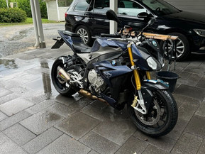BMW S