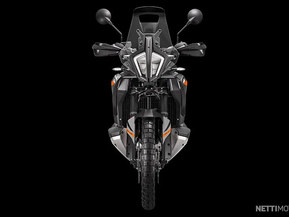 KTM 890