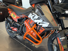 KTM 890