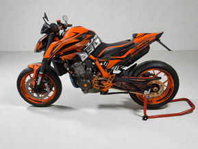 KTM 890