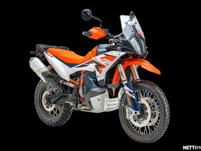 KTM 890