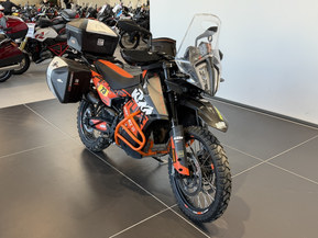 KTM 890
