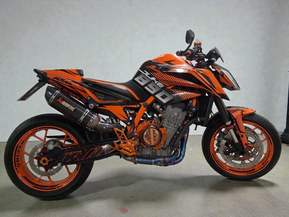 KTM 890