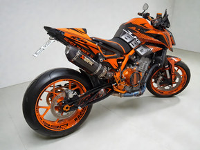 KTM 890