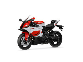 Yamaha R9