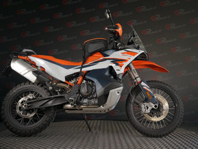 KTM 890