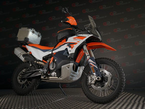 KTM 890