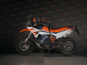 KTM 890