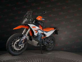 KTM 890