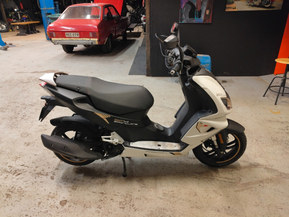 Peugeot Speedfight 4