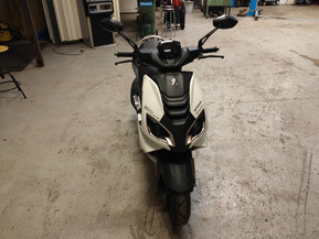 Peugeot Speedfight 4